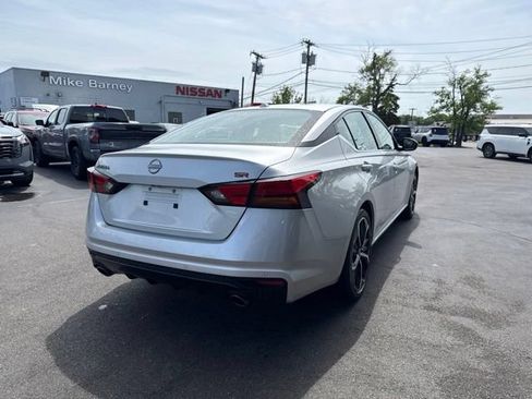 Used 2023 Nissan Altima 2.5 SR FWD image 2