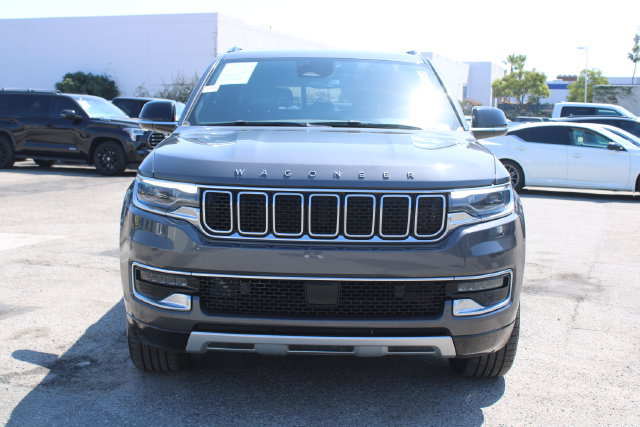 Used 2024 Jeep Wagoneer L Series II w/ Flexible Seating Group AWD/4WD image 2
