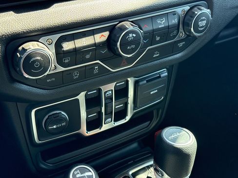New 2025 Jeep Gladiator Sport AWD/4WD image 27