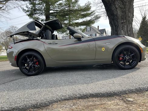 Used 2023 MAZDA MX-5 Miata Grand Touring RWD image 14