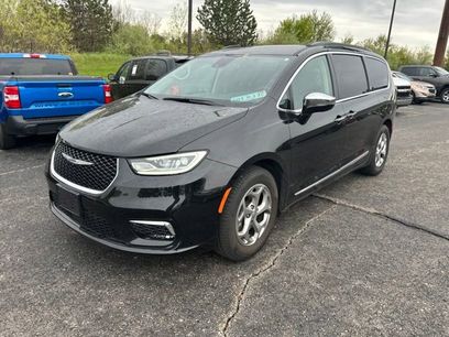 Used 2023 Chrysler Pacifica Limited