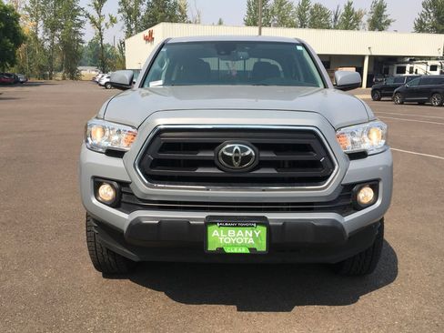 Used 2021 Toyota Tacoma SR5 AWD/4WD image 11