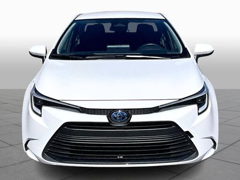 Certified 2025 Toyota Corolla LE image 4
