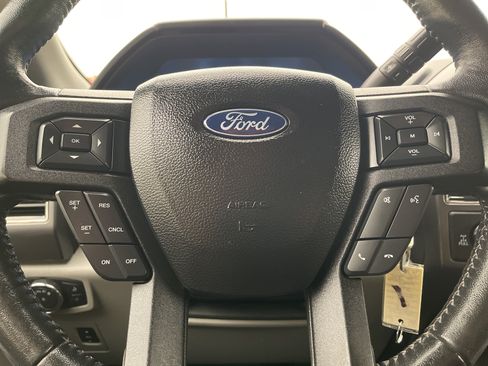 Used 2018 Ford F150 XLT w/ Equipment Group 302A Luxury AWD/4WD image 14