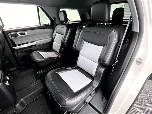 Used 2023 Ford Explorer XLT w/ Equipment Group 202A image 26