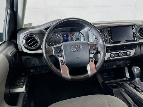 Used 2020 Toyota Tacoma SR5 image 17