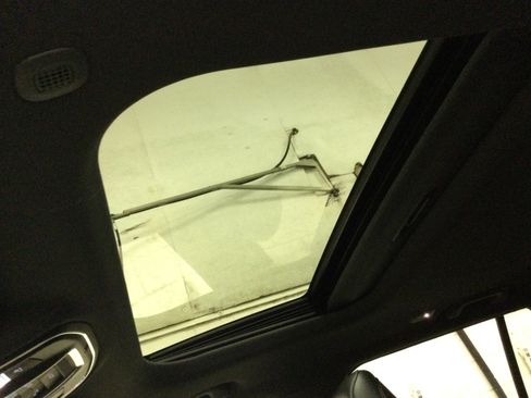 New 2025 Jeep Grand Cherokee Altitude image 9