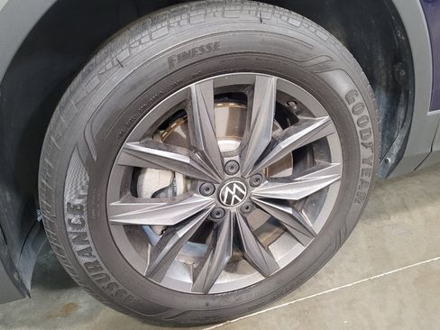 Used 2022 Volkswagen Tiguan SE FWD image 31
