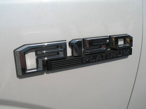 Used 2019 Ford F150 Platinum w/ Equipment Group 701A Luxury AWD/4WD image 78
