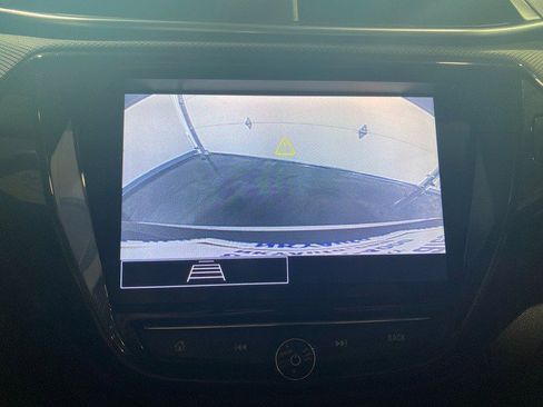 Used 2021 Chevrolet TrailBlazer LT w/ Sun and Liftgate Package image 23