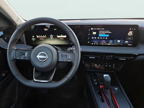 New 2026 Nissan Kicks SR FWD image 17