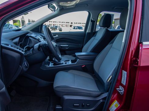 Used 2017 Ford Escape SE FWD image 13