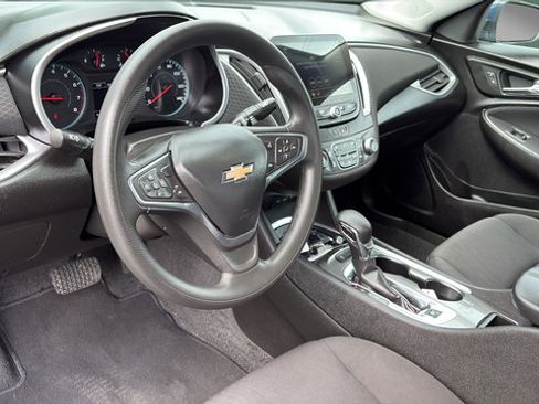 Used 2025 Chevrolet Malibu LT FWD image 13