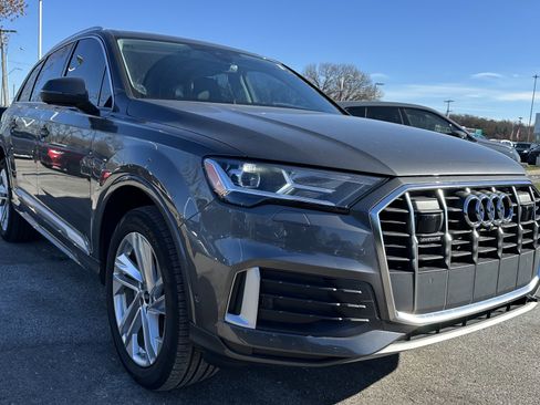 Used 2023 Audi Q7 Premium Plus w/ Premium Plus Package image 2
