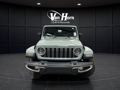 Used 2024 Jeep Wrangler Unlimited Sahara AWD/4WD image 2