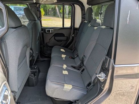 New 2026 Jeep Gladiator Sport AWD/4WD image 11