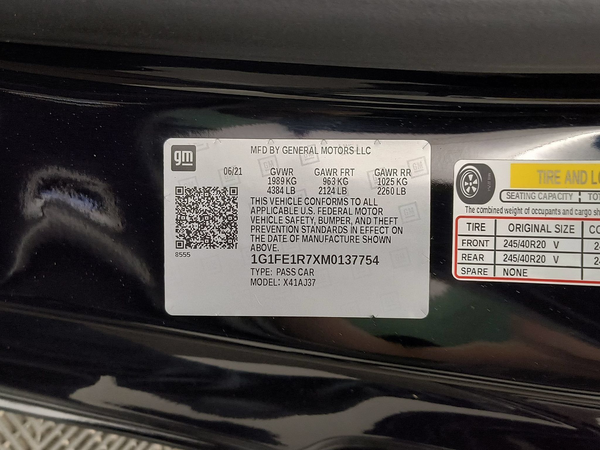 Used 2021 Chevrolet Camaro LT w/ Technology Package RWD image 22