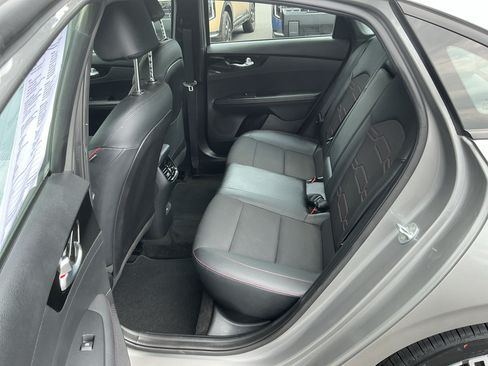 Used 2022 Kia Forte GT w/ GT Technology Package FWD image 10