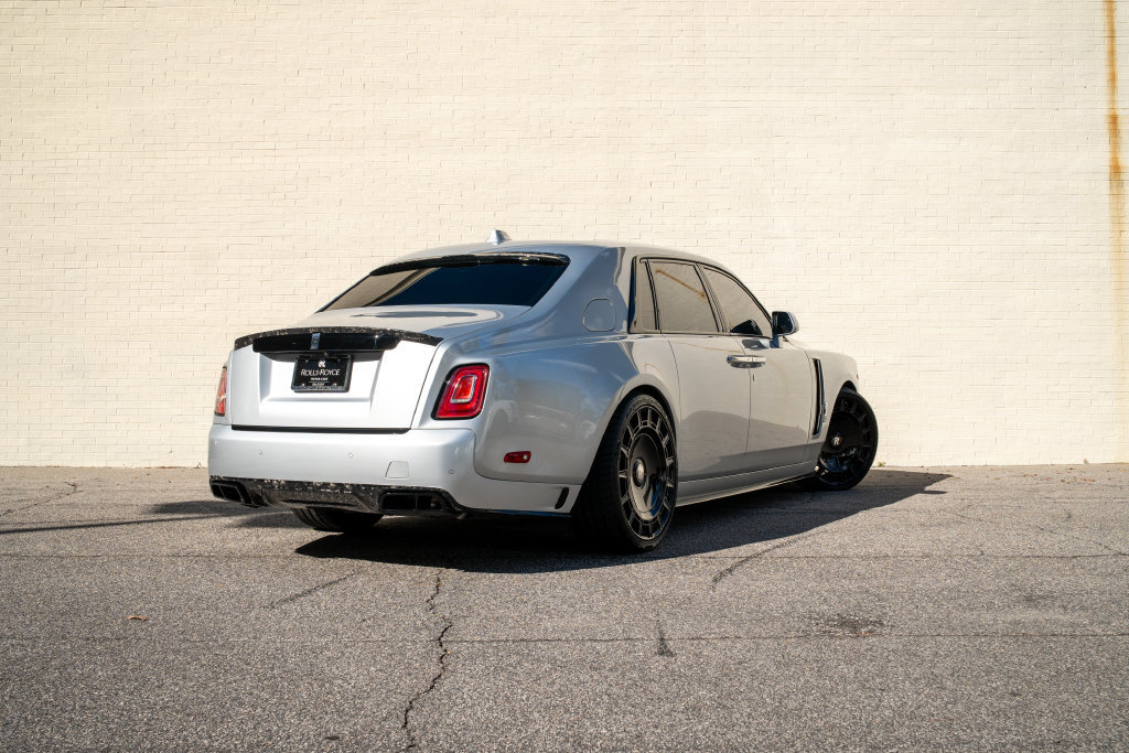 Used 2024 Rolls-Royce Phantom Sedan RWD image 2
