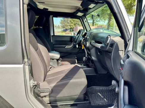 Used 2014 Jeep Wrangler Sport image 7