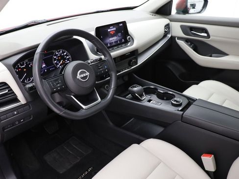 Used 2023 Nissan Rogue SV w/ SV Premium B Package image 13