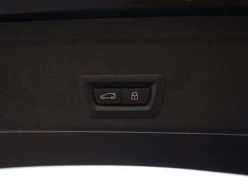 Used 2025 BMW X6 M Competition image 36