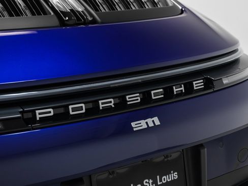 Used 2025 Porsche 911 Carrera image 25