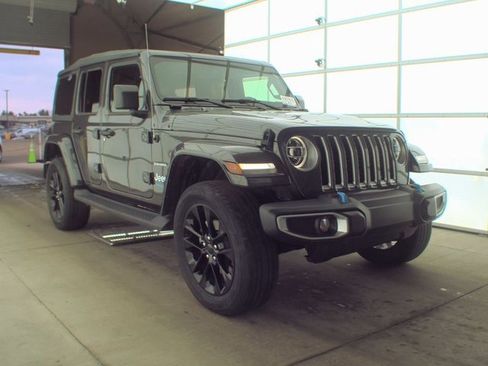 Used 2022 Jeep Wrangler Unlimited Sahara image 3
