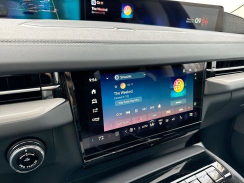 New 2025 Lincoln Navigator Reserve image 16