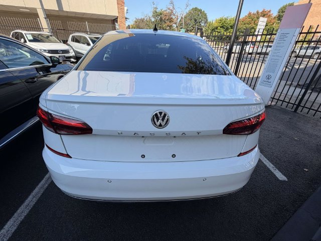 Certified 2022 Volkswagen Passat 2.0T FWD image 6