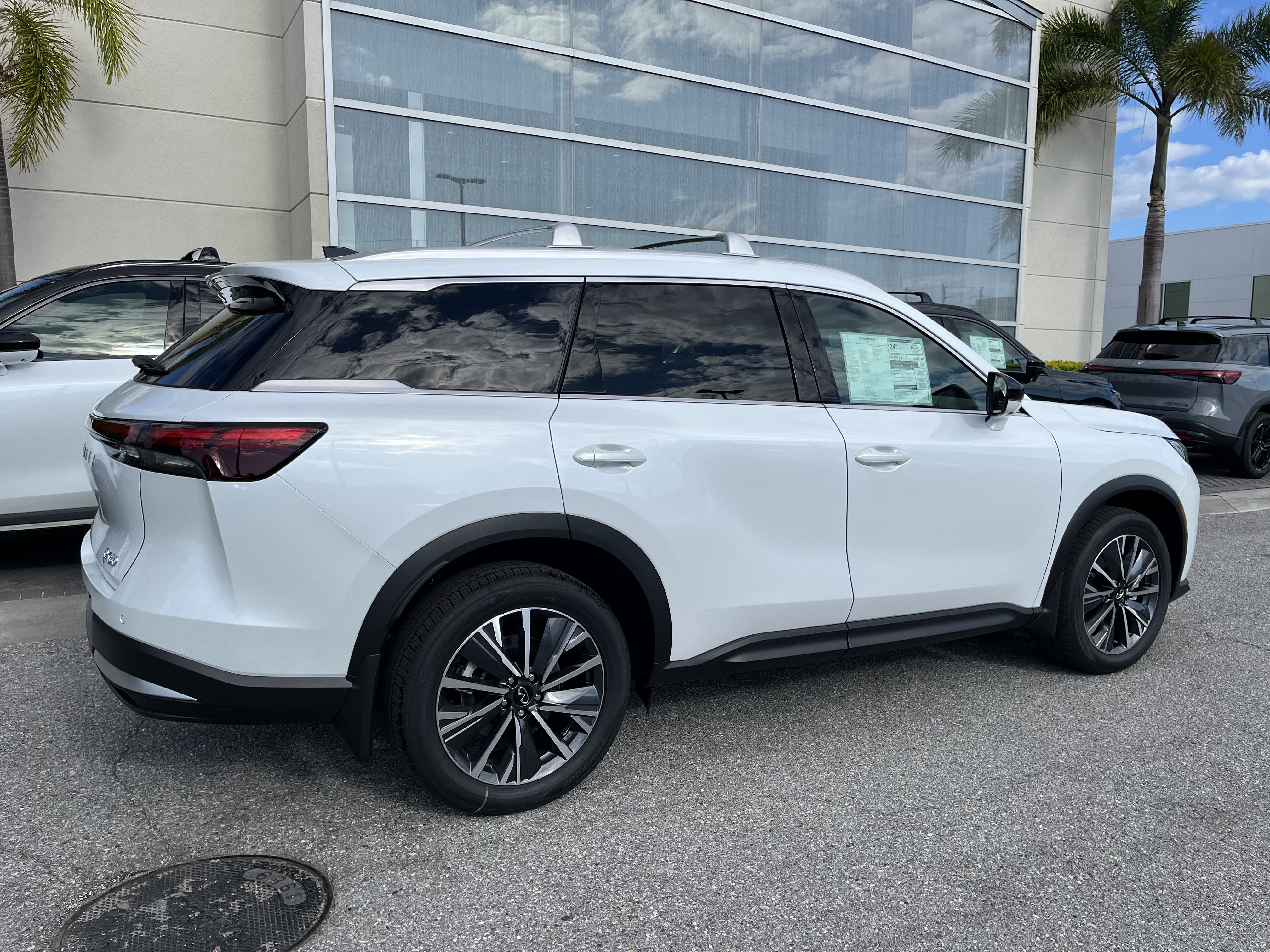 New 2027 INFINITI QX60 Luxe w/ Cargo Package FWD image 6