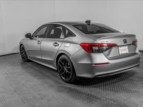 Used 2024 Honda Civic Sport image 6