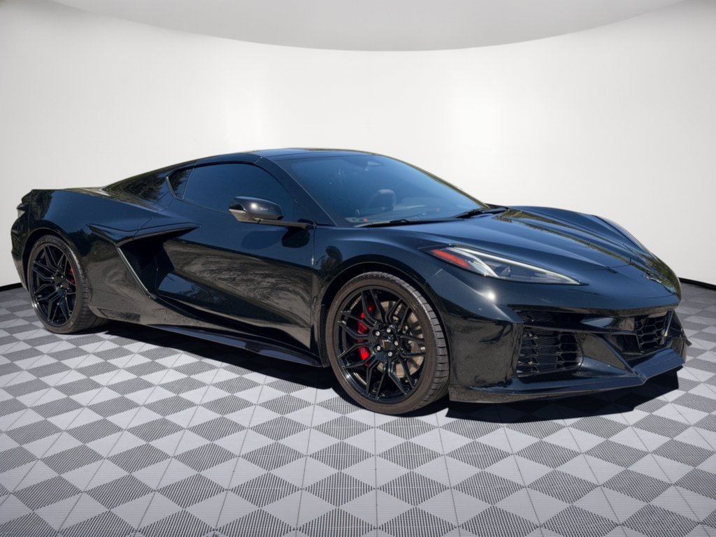 Used 2025 Chevrolet Corvette Z06 w/ Stealth Interior Trim Package RWD image 7