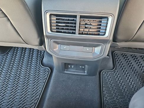 Used 2024 Volkswagen Atlas Cross Sport SEL R-Line AWD/4WD image 19