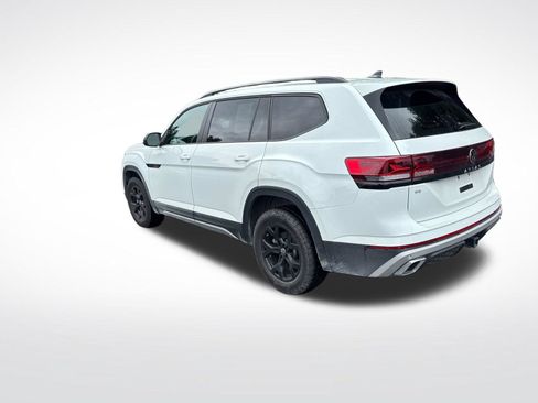 Certified 2025 Volkswagen Atlas Peak Edition SE AWD/4WD image 3