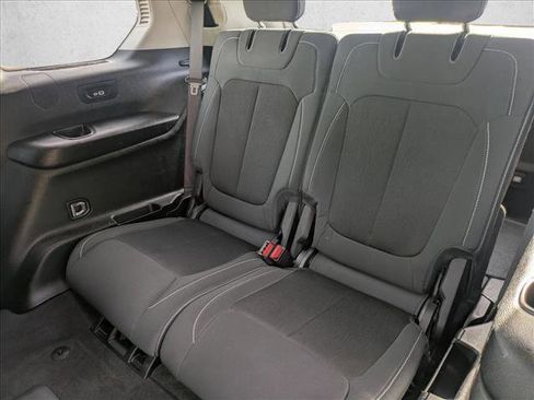 Used 2021 Jeep Grand Cherokee L Laredo w/ Luxury Tech Group I image 18