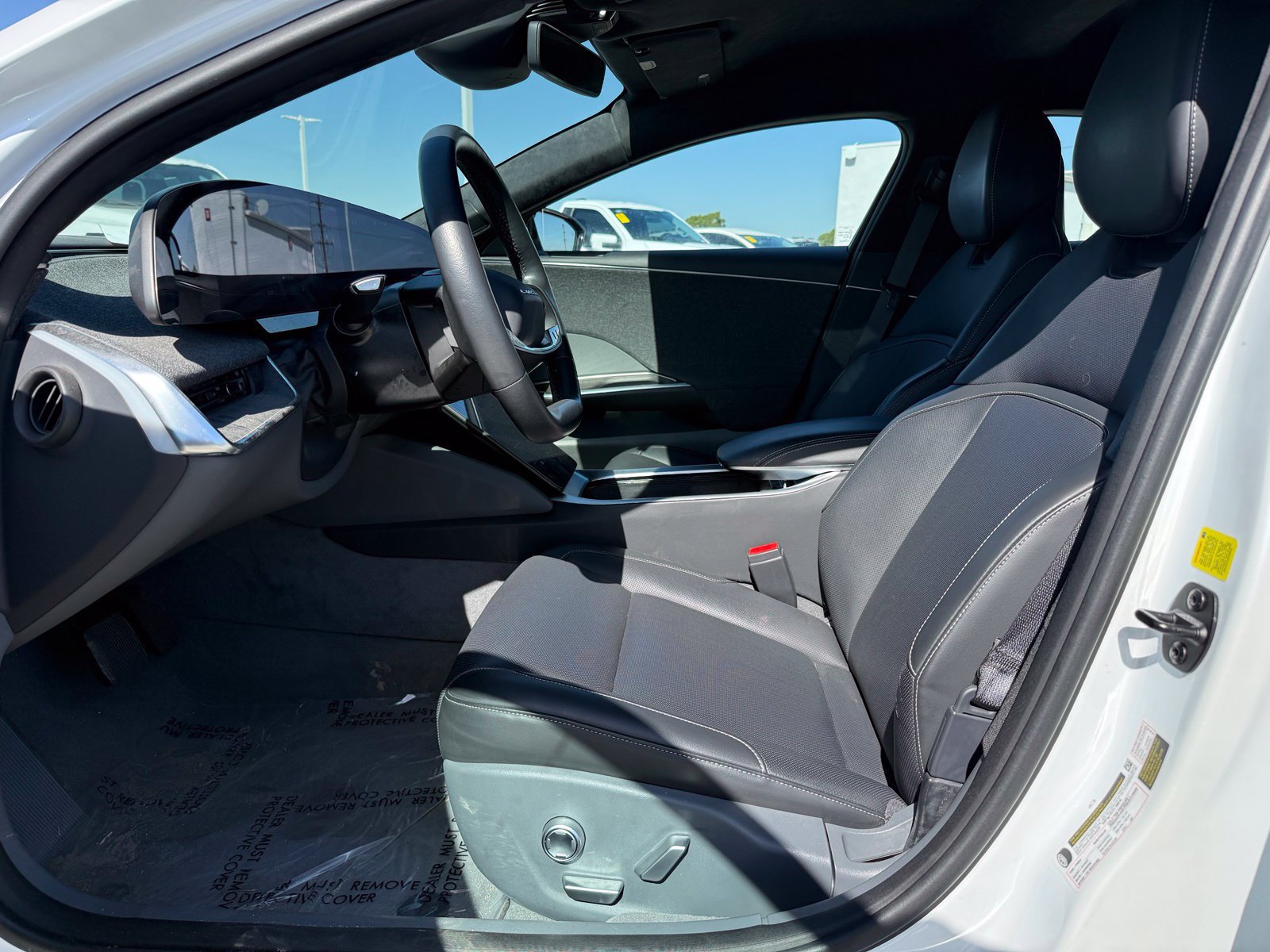 Used 2024 Lucid Air Pure RWD image 5