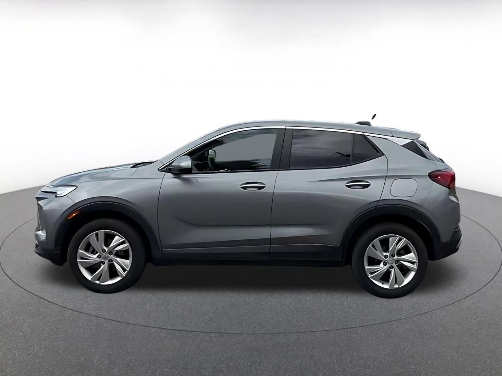 Used 2025 Buick Encore GX Preferred AWD/4WD image 8