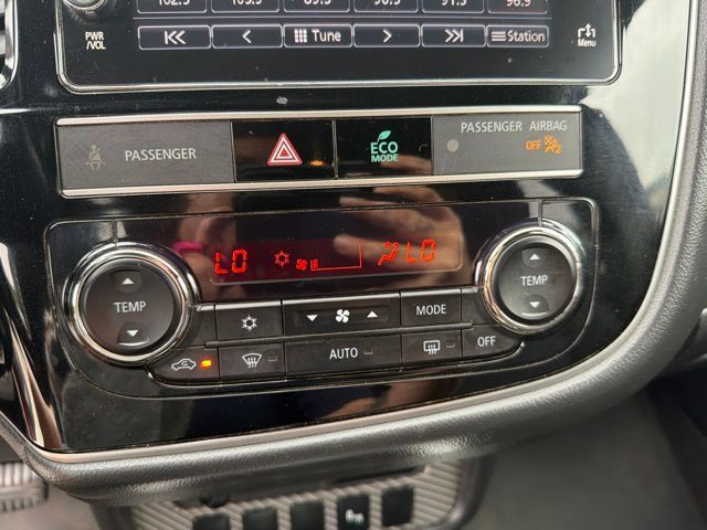 Used 2019 Mitsubishi Outlander SEL AWD/4WD image 22