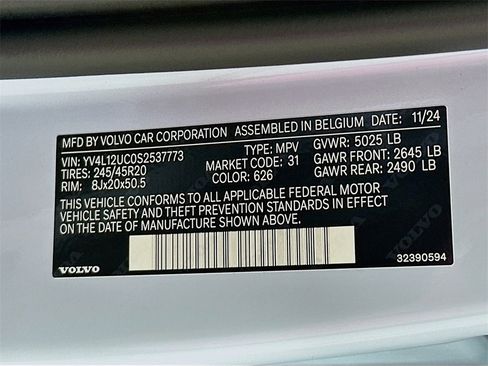 Used 2025 Volvo XC40 B5 Plus w/ Protection Package Premier image 27