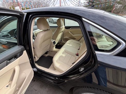 Used 2014 Volkswagen Passat TDI SE image 8