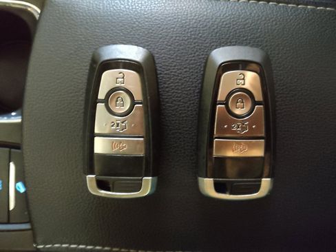 Used 2018 Ford Fusion S image 32