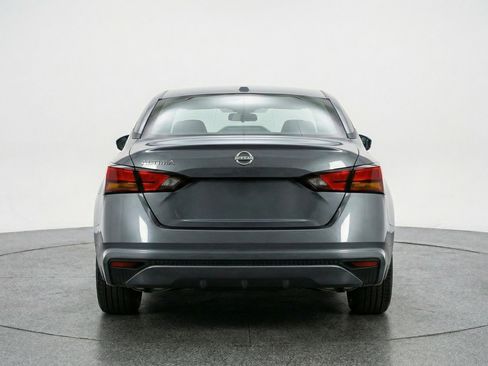 Used 2025 Nissan Altima 2.5 SV image 7