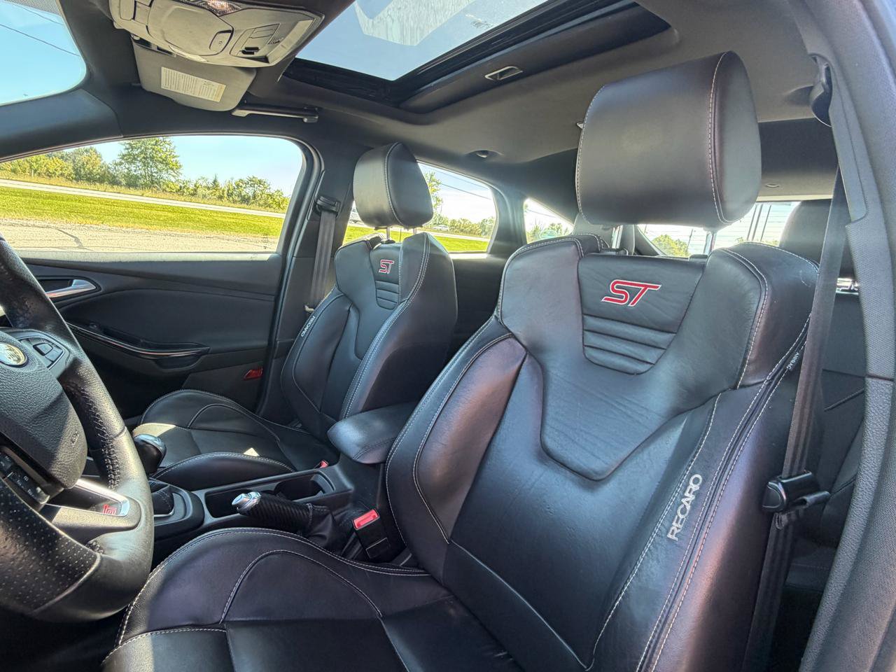 Used 2018 Ford Focus ST FWD image 9