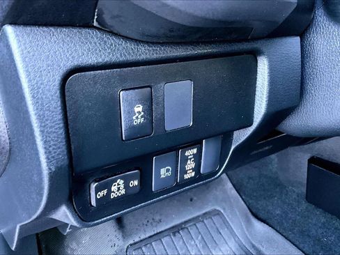 Used 2023 Toyota Tacoma TRD Off-Road image 32