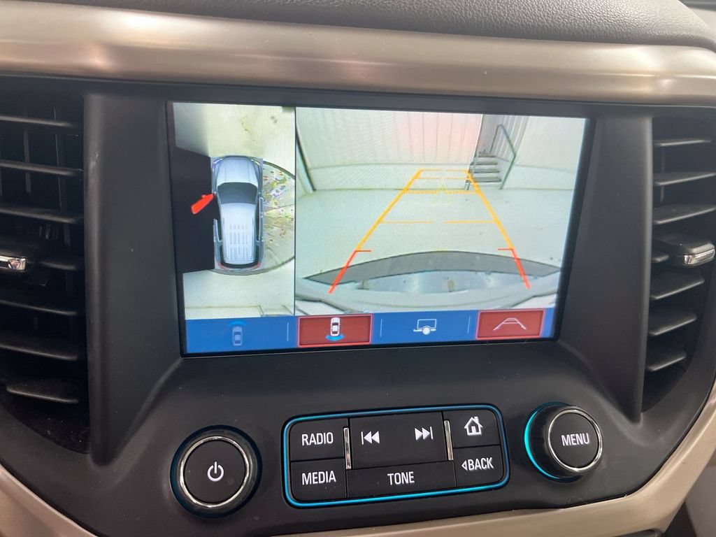 Used 2019 GMC Acadia Denali w/ Technology Package FWD image 16