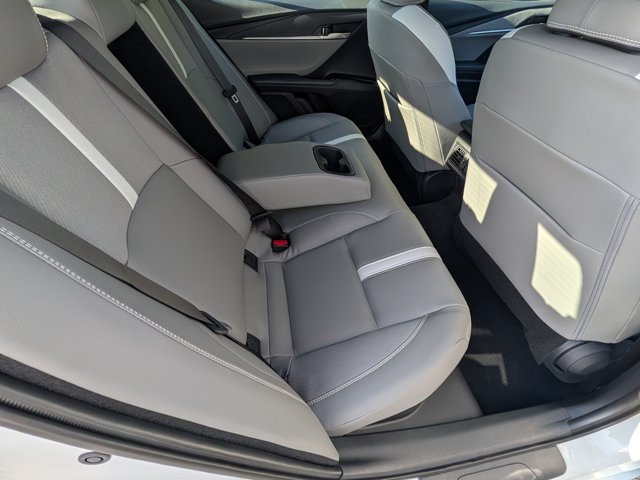 Used 2026 Toyota Camry SE FWD image 14