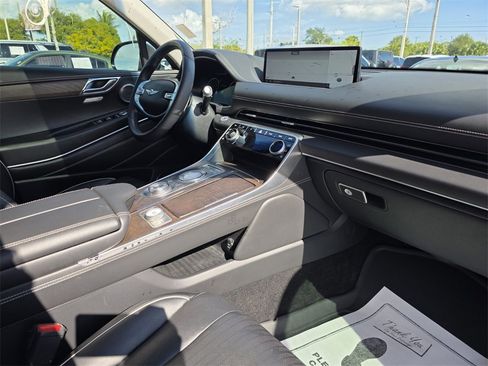 Used 2022 Genesis GV80 2.5T w/ Prestige Package 04 image 9