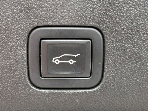Used 2023 Chevrolet Tahoe Premier AWD/4WD image 21