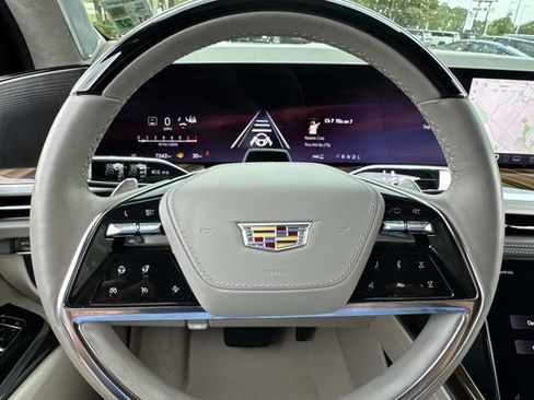 Used 2026 Cadillac Escalade ESV Platinum Sport AWD/4WD image 30